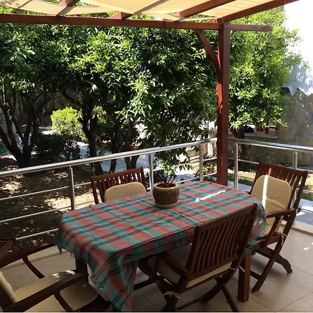Bitez Lovely Small House With A Balcony And Garden Case de vacanță Bodrum